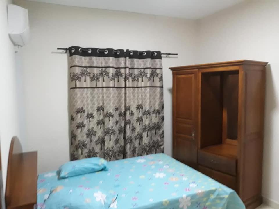 Rs Villas - Three Bedrooms Share Apartment With Private Room And Free Wifi And 100Mts To The Beach And Ac And 100Mts To Bus Stop And Pool Flic-en-Flacq Dış mekan fotoğraf