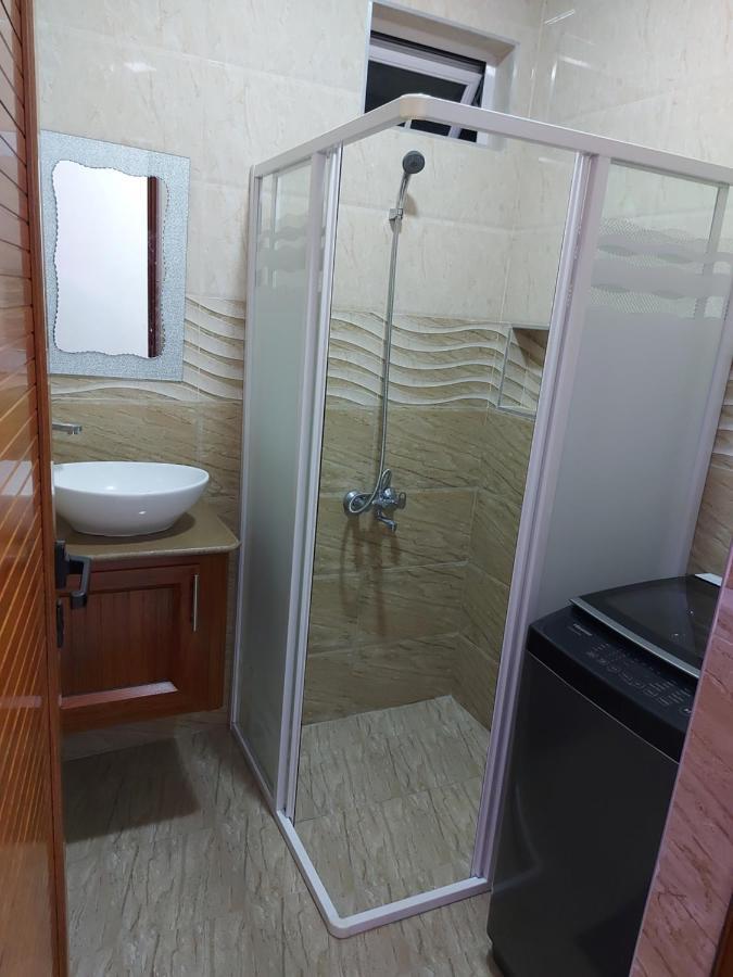 Rs Villas - Three Bedrooms Share Apartment With Private Room And Free Wifi And 100Mts To The Beach And Ac And 100Mts To Bus Stop And Pool Flic-en-Flacq Dış mekan fotoğraf